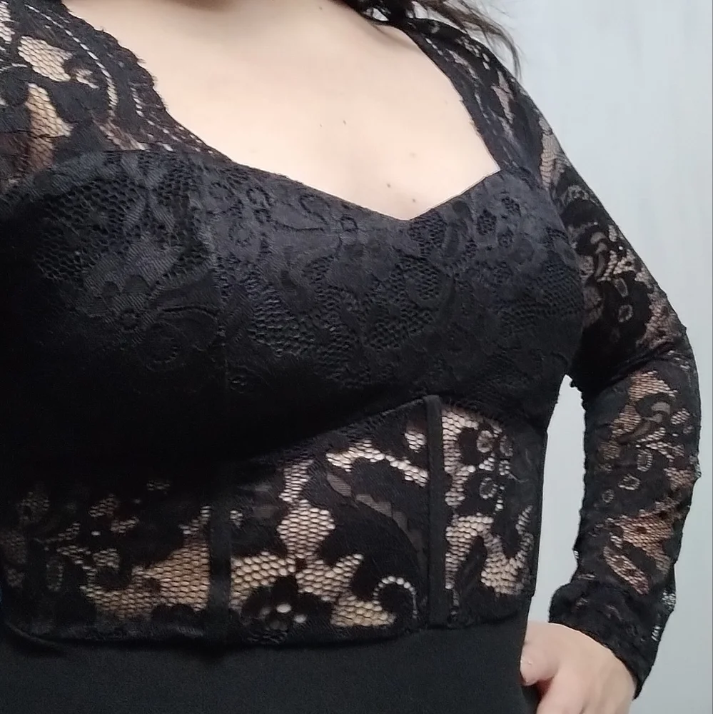 Lace Party Dress - Picture 2 of 6